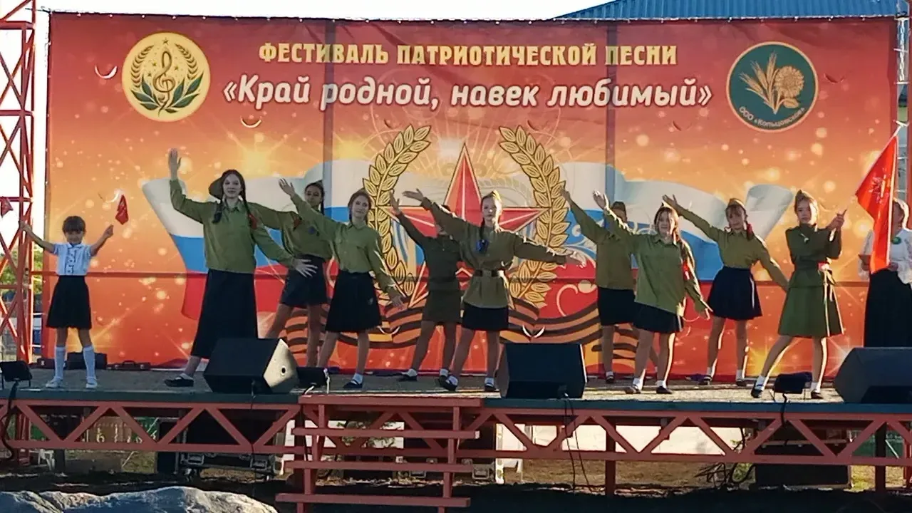 В Колокольцовке III-й фестиваль патриотической песни «Край родной, навек любимый!» собрал более 30 творческих коллективов