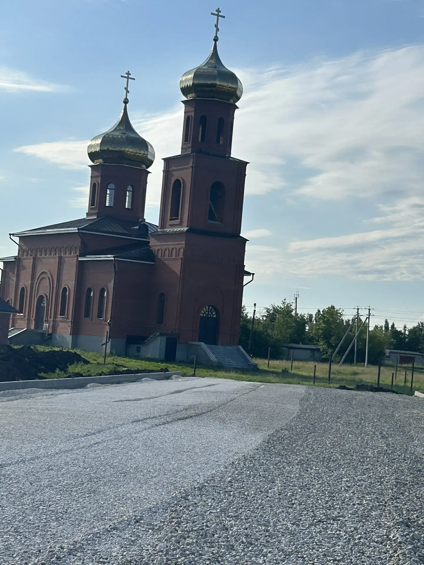 В Калининске начались работы по благоустройству территории у храма Серафима Саровского