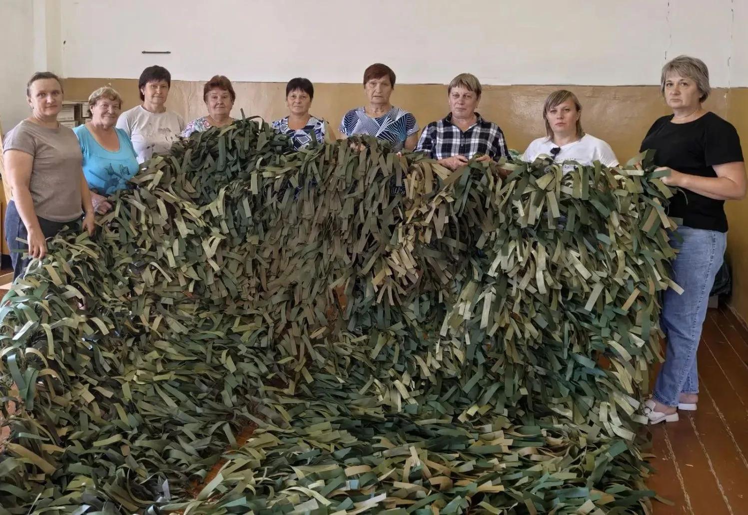 Участницы проекта «Сети для СВОих» из Колокольцовки продолжают помогать нашим защитникам