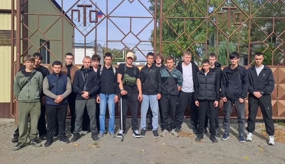 В Калининском техникуме агробизнеса прошла встреча студентов с участником специальной военной операции